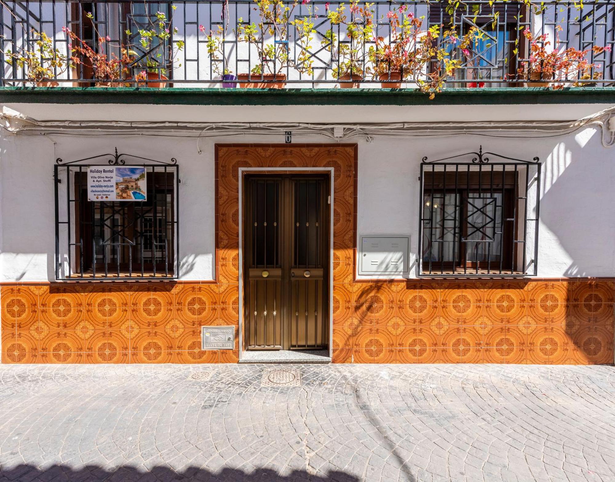 Apartamento Sol Y Playa Nerja Centro Luaran gambar
